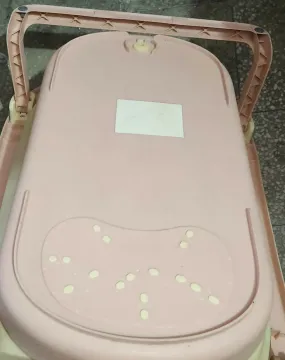 BABYHUG Bathtub with Cushion and Temp Inbuilt